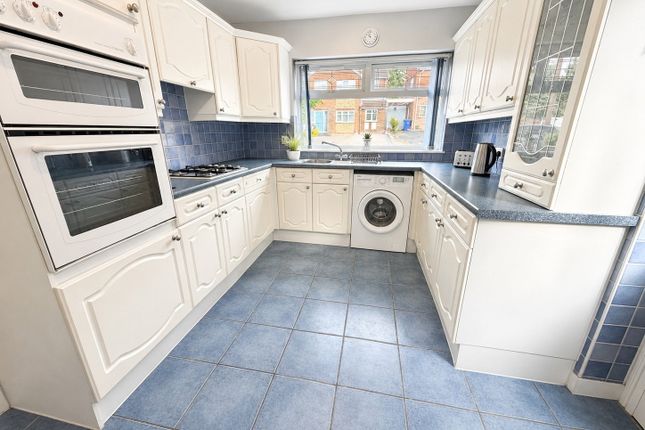 54, Newfield Drive, Kingswinford photo 4