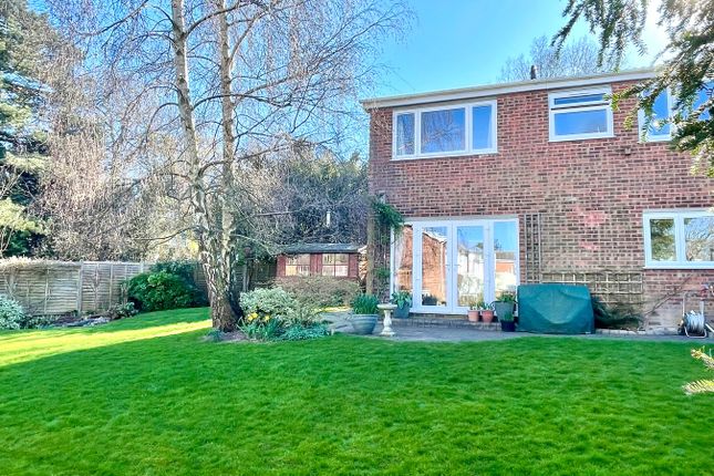 6 The Crest, SAWBRIDGEWORTH photo 2