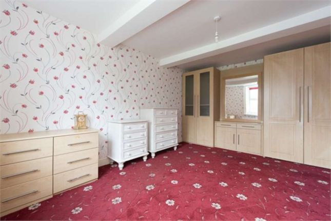 3 Bed Detached House For Sale In Ouzelwell Lane Dewsbury