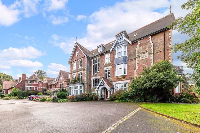 Holmesdale Park, Coopers Hill Road, Nutfield, Redhill RH1, 2 bedroom ...