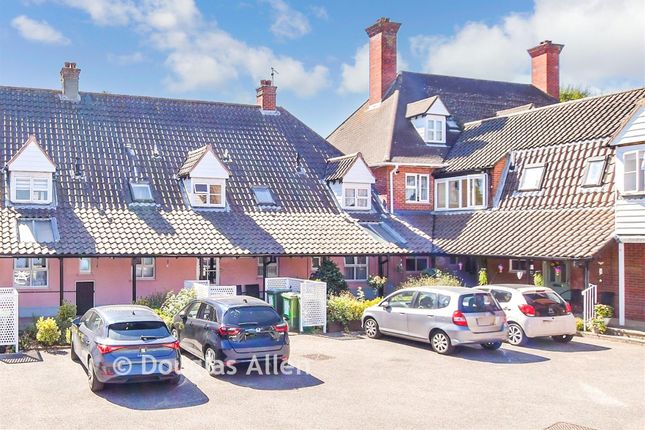 23, Bridgecote Lane, Basildon photo 2