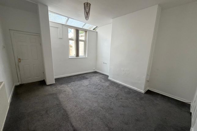 26, Albert Street, Oldham photo 3