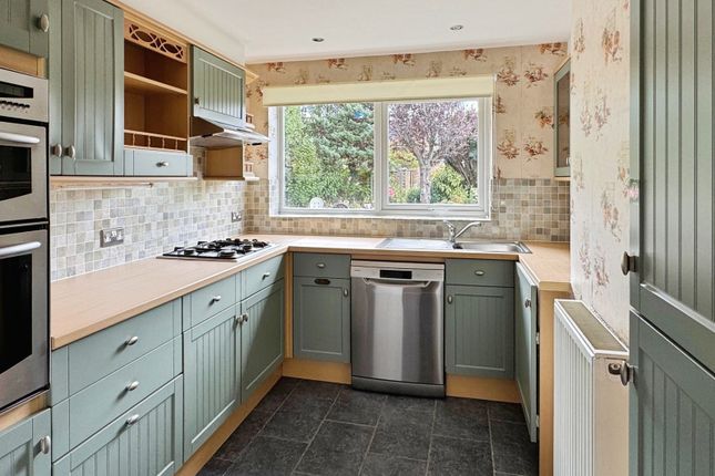 34, Walmer Road, Reading photo 3