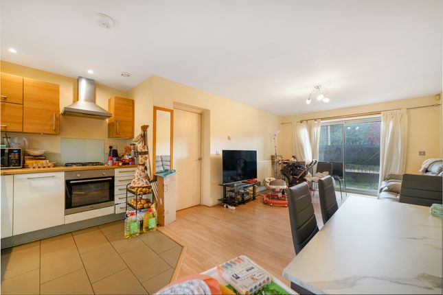 Redbourn Court, Newham Way, London photo 4