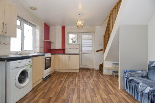 Flat to rent in Stratford Road, Luton
