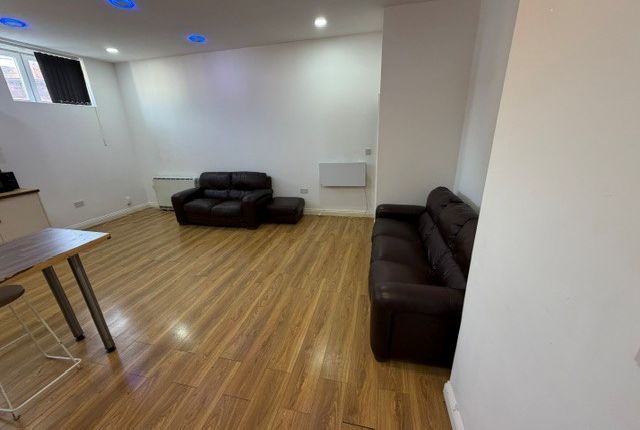 Flat 13, Hinckley photo 3