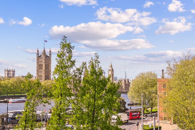 Flat for sale in Albert Embankment, Lambeth