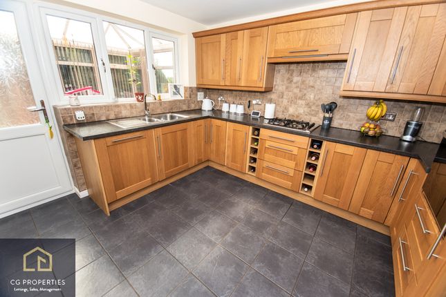 15, Orchard Close, Mexborough photo 3