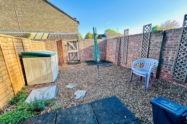 136 Sevenfields, Swindon photo 4