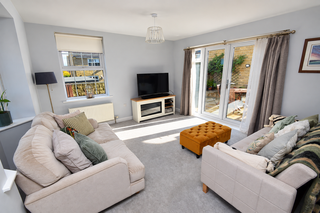 1, Beck Heights, Bradford photo 2
