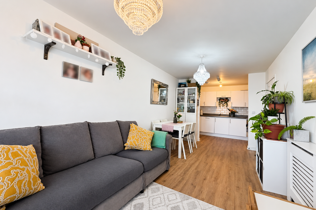 111, Discovery Drive, Swanley photo 2