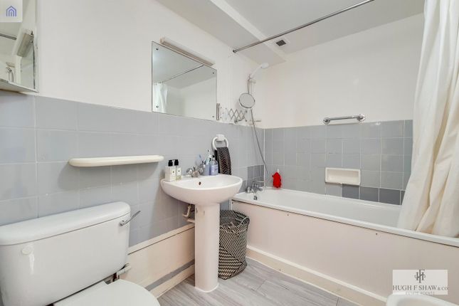 Flat for sale in Farley Court, Allsop Place, London