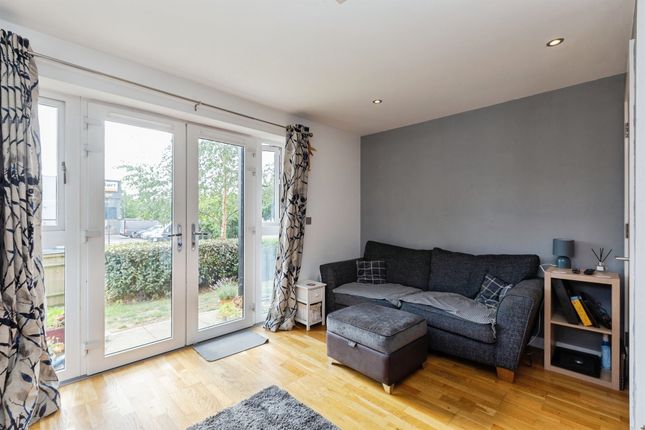 1, Ainger Close, Aylesbury photo 2