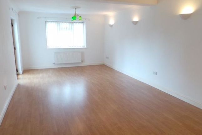 4 Sussex House, High Street, Bream photo 3