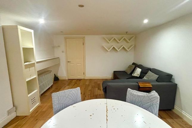 Flat 1, 45 Canterbury Grove, Lambeth, London, SE27 0NX photo 3