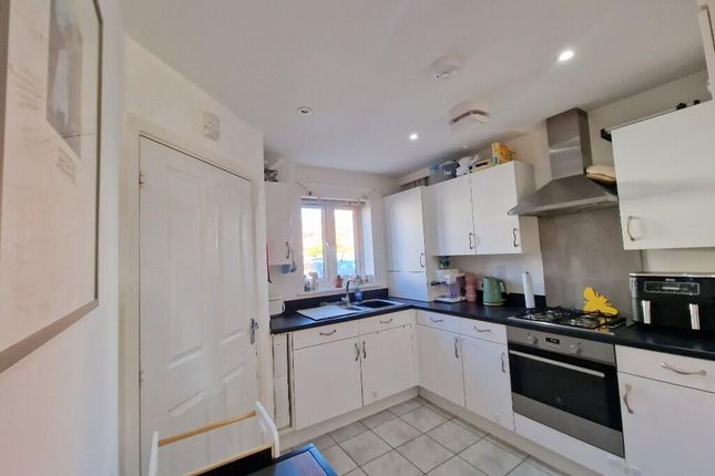 5, Pannels Brook Crescent, Burnham-On-Crouch photo 2
