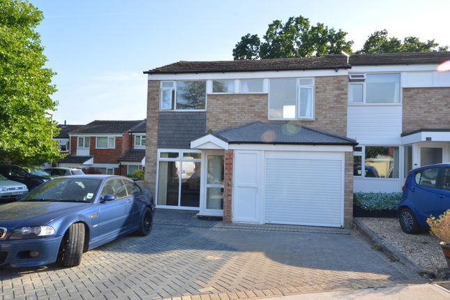 Thumbnail Property to rent in Angus Close, Chessington, Surrey.