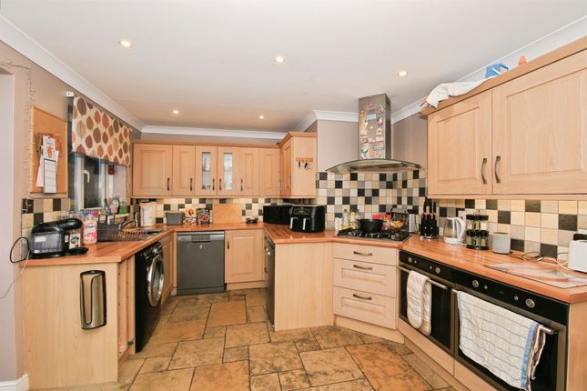9, Beaulieu Court, PETERBOROUGH photo 4
