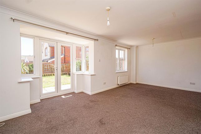 16, Ticehurst Close, Hastings photo 3