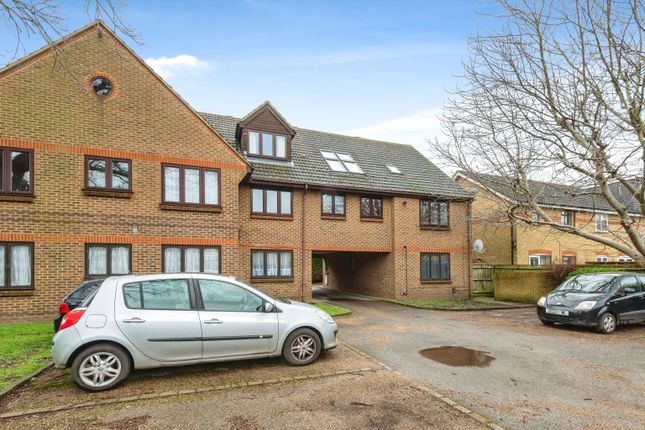 Flat for sale in Farm Road, Esher, Surrey