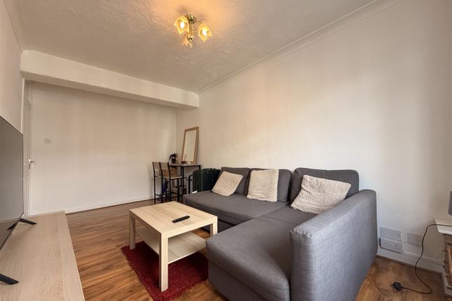 42A, High Street, Sutton photo 3