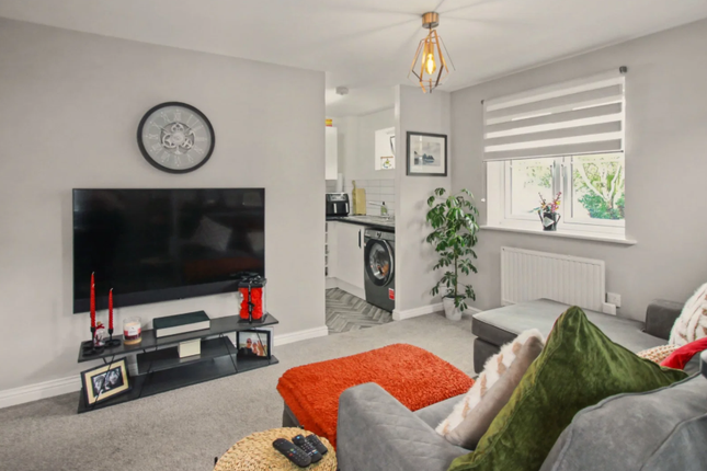 .,Flat D, Druids Close, Caerphilly photo 4