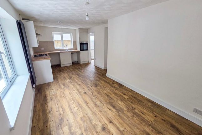 71, Bryn Dolwen, Caerphilly photo 5