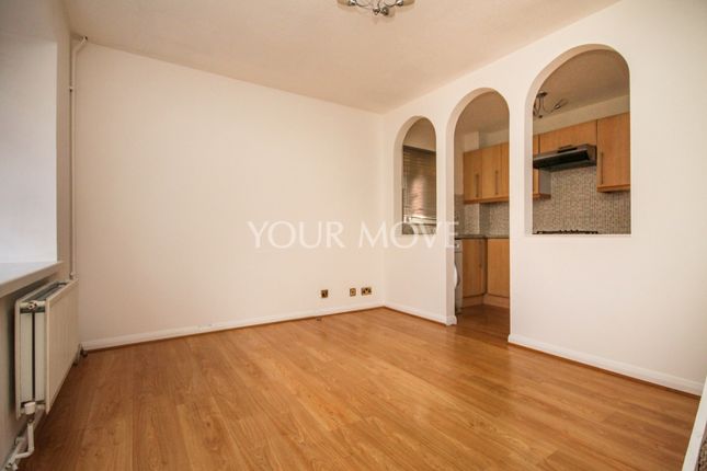 40, Juniper Way, Romford photo 3