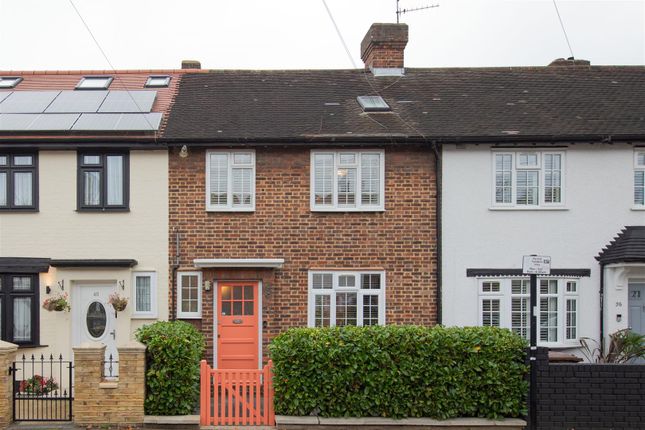 Douglas Avenue - E17