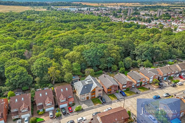 40A, Woolhampton Way, Chigwell photo 2