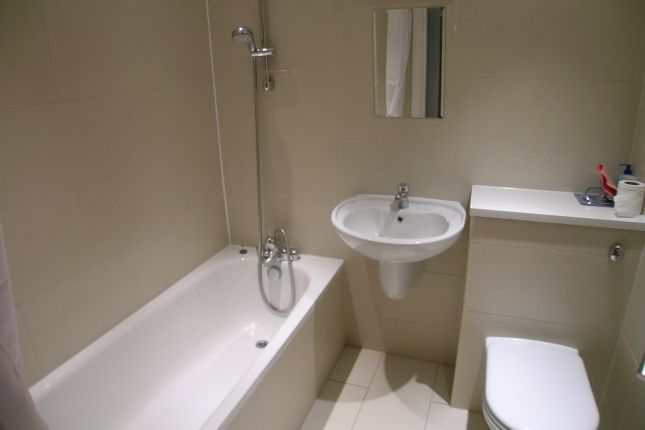 Flat 1, 397, Rayners Lane, Pinner photo 5