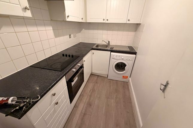 Flat 2 - 311A, Brighton Road, South Croydon photo 4