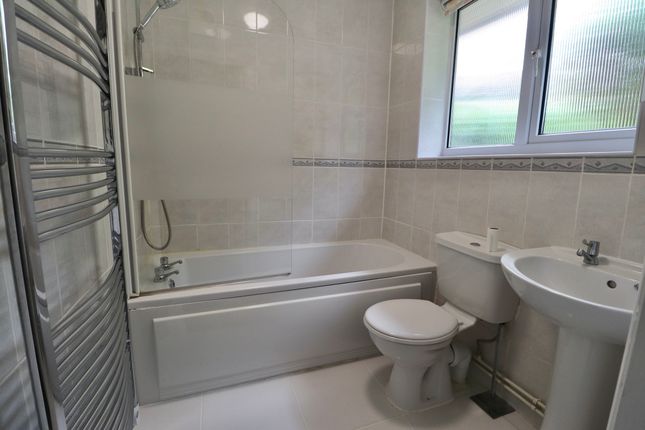 10, Lindale Close, Northampton photo 5