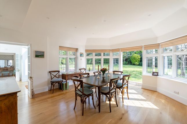 6, Brook Gardens, Kingston Upon Thames photo 2