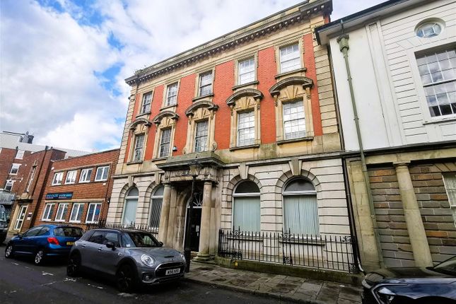 Studio flat on 30, Pembroke Buildings, Cambrian Place, Swansea, £27,500