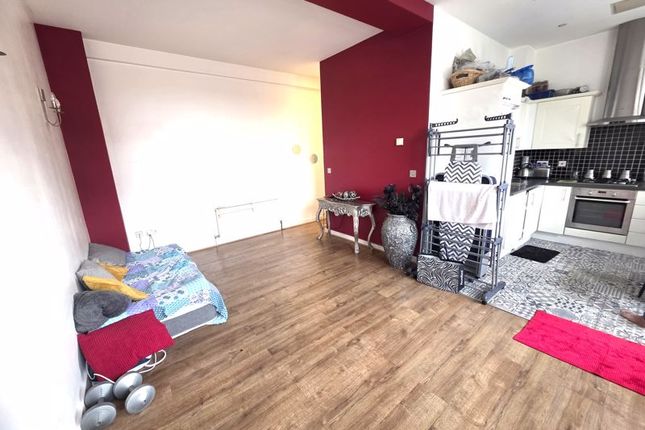1-bed flat on 18, Shaftesbury Road, London E7, London, £285,000