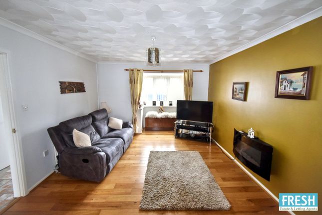 8, Ffordd Dewi, Swansea photo 4