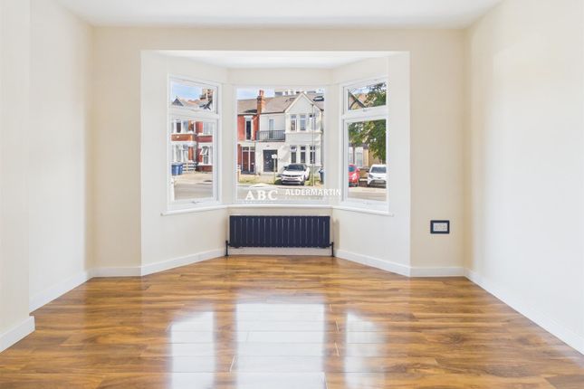 16, Manor Park Crescent, Edgware photo 2