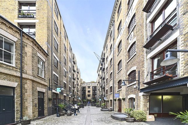 Thumbnail Flat for sale in New Crane Place, London