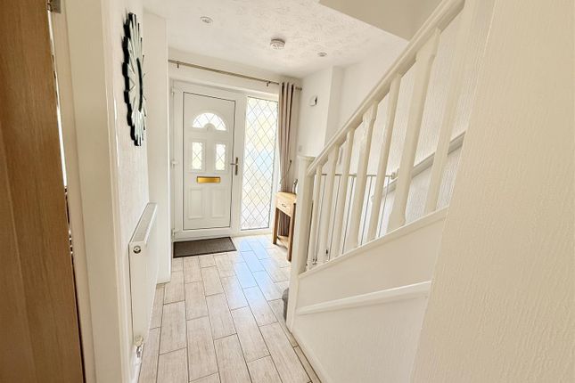 37, Burnham Drive, Leicester photo 4
