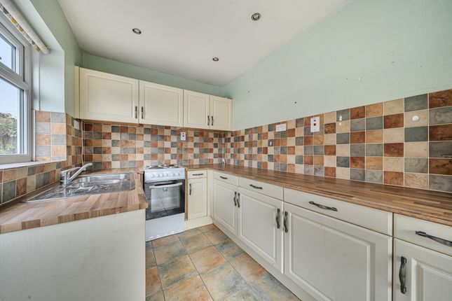 61, Willow Drive, Wellesbourne photo 3