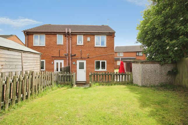 8, Atha Close, Leeds photo 2
