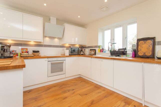 9, Courtstairs Manor, Kent photo 3