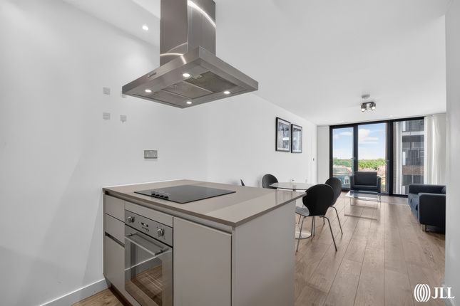 25, Stratosphere Tower, 55, Great Eastern Road, London photo 4