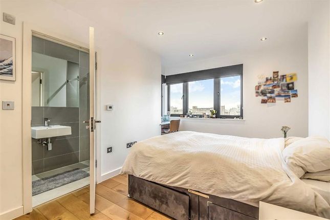Flat 31, Damien Court, Damien Street, London photo 3