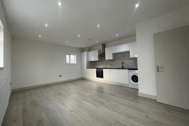 Flat to rent in Rymer Street, London