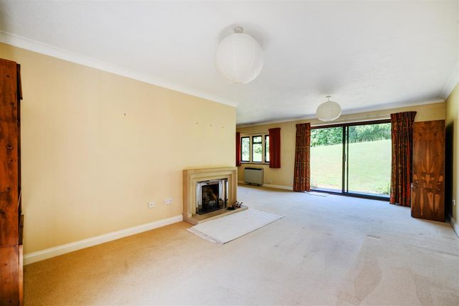 5, Portman Drive, Blandford Forum photo 4