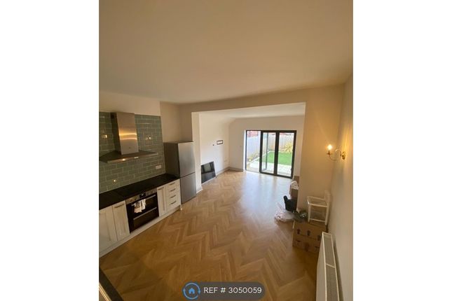 Lower Flat, Waldegrave Road, Teddington photo 3