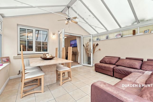 16 Retreat Way, Chigwell photo 4