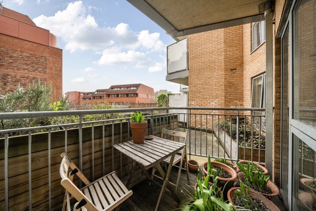 Flat 13, Oleander House 1B,, Glengall Road, London photo 4